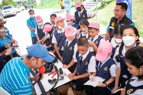 ไฟล์แนบ การประปาส่วนภูมิภาคสาขาชุมพร ดำเนินโครงการ "อาสาประปาเพื่อปวงชน สร้างภาคีเครือข่ายฮีโร่น้อยอาสาพิทักษ์น้ำ โรงเรียนฝวาหมินกงลิและโรงเรียนเทศบาล 1  (บ้านท่าตะเภา) อำเภอเมือง จังหวัดชุมพร" ณ สถานีผลิตน้ำนาชะอัง อำเภอเมือง จังหวัดชุมพร