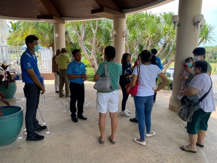 ไฟล์แนบ กปภ.สาขาปราณบุรี ลงพื้นที่พบปะลูกค้า แก้ไขปัญหาข้อร้องเรียน พร้อมรับฟังปัญหานำมาจัดเตรียมแผนรองรับต่อไป ตามโครงการเติมใจให้กัน  ณ หมู่บ้านปาล์มฮิลส์ อำเภอชะอำ จังหวัดเพชรบุรี 