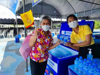 ไฟล์แนบ กปภ.ข.4 ร่วมเฝ้ารับเสด็จพระบาทสมเด็จพระเจ้าอยู่หัว และสมเด็จพระนางเจ้าฯ พระบรมราชินี เนื่องในโอกาสเสด็จพระราชดำเนินทรงประกอบพิธีวางศิลาฤกษ์ และเปิด ที่ทำการศาลอุทธรณ์ ภาค 8 และ เปิดอาคารศาลากลางจังหวัดภูเก็ต (หลังใหม่) ตำบลตลาดใหญ่ อำเภอเมืองภูเก็ต จังหวัดภูเก็ต