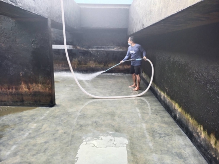 ไฟล์แนบ การประปาส่วนภูมิภาคสาขาประจวบคีรีขันธ์ ดำเนินการล้างถังตกตะกอนโรงกรองน้ำขนาด 400 ลบ.ม./ชม. ฝั่งตะวันตก และฝั่งตะวันออก