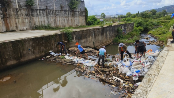 ไฟล์แนบ กปภ.สาขาภูเก็ต จัดกิจกรรม องค์กรผู้ใช้น้ำ 3 อ่างเก็บน้ำและลำน้ำหลักจังหวัดภูเก็ต (ลุ่มน้ำภาคใต้ฝั่งตะวันตก) เสริมฝายคลองบางใหญ่-ตลาดน้ำกะทู้
