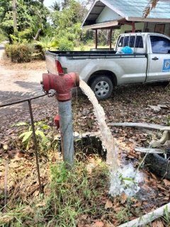 ไฟล์แนบ การประปาส่วนภูมิภาค สาขากาญจนดิษฐ์ ลงพื้นที่ ทำความสะอาด ระบายตะกอนในเส้นท่อจ่ายน้ำ ผ่านหัวดับเพลิงและท่อหน้ามาตรประจำเดือน มิถุนายน 2566