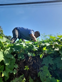 ไฟล์แนบ วันอังคารที่ 27 มิถุนายน 2566 การประปาส่วนภูมิภาคสาขากาญจนดิษฐ์ ภายใต้การบริหารงานโดย นายสุรพงศ์ สมหวัง ผู้จัดการการประปาส่วนภูมิภาคสาขากาญจนดิษฐ์ มอบหมายนายฤทธิเดช อินทวงศ์ หัวหน้างาน 8 งานบริการและควบคุมน้ำสูญเสีย และพนักงานในสังกัด ลงพื้นที่สำรวจ หาท่อแตกท่อรั่ว บริเวณตำบลตะเคียนทอง และตำบลทุ่งกง อำเภอกาญจนดิษฐ์ เพื่อลดน้ำสูญเสียในระบบจำหน่ายและเพิ่มแรงดันในเส้นท่อ เป็นการให้บริการน้ำประปาอย่างเต็มประสิทธิภาพตามมาตรฐานของ กปภ.