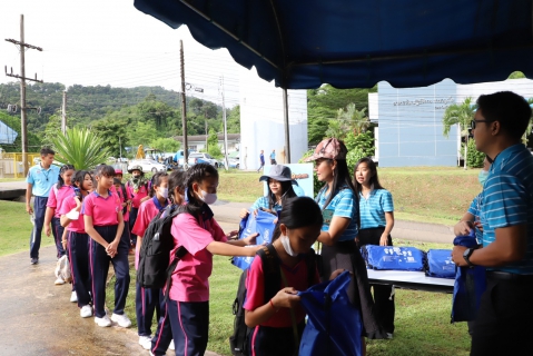 ไฟล์แนบ กปภ.สาขาภูเก็ต ร่วมกับ กปภ.ข.4 จัดกิจกรรม อาสาประปาเพื่อปวงชน สร้างเครือข่ายฮีโร่น้อยอาสาพิทักษ์น้ำจาก โรงเรียนบ้านบางทอง และ โรงเรียนเทศบาล 2 บ้านกะทู้  