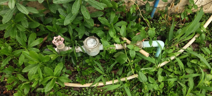 ไฟล์แนบ มิสเตอร์ประปาบินเดี่ยว !! แก้ไขมาตรวัดน้ำไม่หมุน เฮ ! ทั้งโรงเรียนบริการประทับใจ