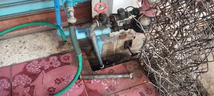 ไฟล์แนบ กปภ.สาขากำแพงเพชร ยืนหนึ่งด้านบริการ ส่งมิสเตอร์ประปา แก้ไขน้ำรั่วบริการดีประทับใจ 