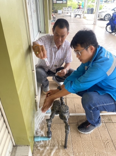 ไฟล์แนบ กปภ.สาขากาญจนบุรี ออกพื้นที่ตรวจสอบคุณภาพน้ำประปา ตรวจวัดค่าคลอรีน ค่าความขุ่นในน้ำประปา 