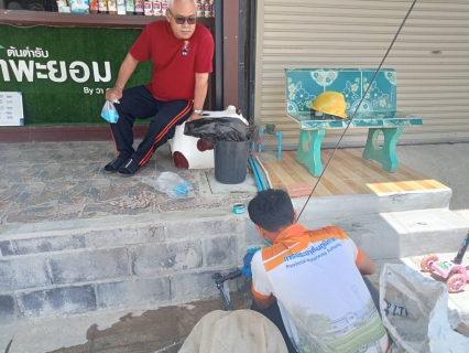 ไฟล์แนบ วันพฤหัสบดีที่ 6 กรกฎาคม 2566 นายสุรพงศ์ สมหวัง ผจก.กปภ.สาขากาญจนดิษฐ์ มอบหมายให้พนักงานในสายงานผลิต ออกพื้นที่ตรวจสอบคุณภาพน้ำประปา โดยการตรวจวัดค่าคลอรีน ค่าความขุ่นในน้ำประปา  ณ ตลาดบ้านกรูด ตำบลกรูด อำเภอกาญจนดิษฐ์ จังหวัดสุราษฎร์ธานี โดยเป็นการตรวจสอบและควบคุมคุณภาพน้ำประปาในระบบจ่าย ตามโครงการจัดการน้ำสะอาด (WSP) ตามจุดควบคุมตรวจสอบตามแผนที่กำหนด ผลการตรวจสอบคุณภาพน้ำเป็นไปตามเกณฑ์มาตรฐาน กปภ. 