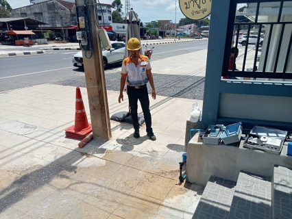 ไฟล์แนบ วันพฤหัสบดีที่ 6 กรกฎาคม 2566 นายสุรพงศ์ สมหวัง ผจก.กปภ.สาขากาญจนดิษฐ์ มอบหมายให้พนักงานในสายงานผลิต ออกพื้นที่ตรวจสอบคุณภาพน้ำประปา โดยการตรวจวัดค่าคลอรีน ค่าความขุ่นในน้ำประปา  ณ ตลาดบ้านกรูด ตำบลกรูด อำเภอกาญจนดิษฐ์ จังหวัดสุราษฎร์ธานี โดยเป็นการตรวจสอบและควบคุมคุณภาพน้ำประปาในระบบจ่าย ตามโครงการจัดการน้ำสะอาด (WSP) ตามจุดควบคุมตรวจสอบตามแผนที่กำหนด ผลการตรวจสอบคุณภาพน้ำเป็นไปตามเกณฑ์มาตรฐาน กปภ. 