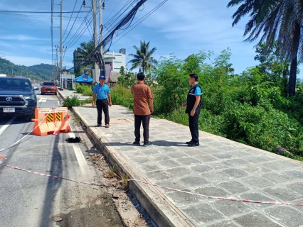 ไฟล์แนบ การประปาส่วนภูมิภาคสาขาตะกั่วป่า ลงพื้นที่สำรวจออกแบบย้ายแนวท่อ แก้ไขปัญหาการระบายน้ำ บริเวณสองข้างทางของถนนเพชรเกษม ตำบลคึกคัก อำเภอตะกั่วป่า (ตรงข้ามหนองมูลตะกั่ว)