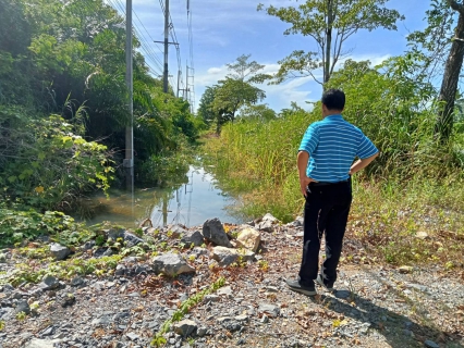 ไฟล์แนบ การประปาส่วนภูมิภาคสาขากาญจนดิษฐ์ ลงพื้นที่สำรวจ หาท่อแตกท่อรั่วท่อส่งน้ำขนาด 700 มิลลิเมตร ตั้งแต่สถานีจ่ายน้ำพลายวาส ไปยังสามแยกบ้านใน สถานีผลิตน้ำบ้านใน