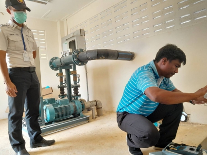 ไฟล์แนบ วันศูกร์ที่ 7 กรกฎาคม 2566 นายสุรพงศ์ สมหวัง ผจก.กปภ.สาขากาญจนดิษฐ์ มอบหมายนายวราพงษ์ ทองเทพ หัวหน้างาน 8 งานผลิตพร้อมพนักงานในสายงานผลิต ออกพื้นที่ตรวจสอบคุณภาพน้ำประปา โดยการตรวจวัดค่าคลอรีนคงเหลือ ค่าความขุ่นในน้ำประปา ค่าความเป็นกรดเป็ฯด่าง  ณ เรือนจำกลางจังหวัดสุราษฎร์ธานี ตำบลพลายวาส อำเภอกาญจนดิษฐ์ จังหวัดสุราษฎร์ธานี โดยเป็นการตรวจสอบและควบคุมคุณภาพน้ำประปาในระบบจ่าย ตามโครงการจัดการน้ำสะอาด (WSP) ตามจุดควบคุมตรวจสอบตามแผนที่กำหนด ผลการตรวจสอบคุณภาพน้ำเป็นไปตามเกณฑ์มาตรฐาน กปภ. 