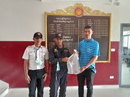 ไฟล์แนบ วันศูกร์ที่ 7 กรกฎาคม 2566 นายสุรพงศ์ สมหวัง ผจก.กปภ.สาขากาญจนดิษฐ์ มอบหมายนายวราพงษ์ ทองเทพ หัวหน้างาน 8 งานผลิตพร้อมพนักงานในสายงานผลิต ออกพื้นที่ตรวจสอบคุณภาพน้ำประปา โดยการตรวจวัดค่าคลอรีนคงเหลือ ค่าความขุ่นในน้ำประปา ค่าความเป็นกรดเป็ฯด่าง  ณ เรือนจำกลางจังหวัดสุราษฎร์ธานี ตำบลพลายวาส อำเภอกาญจนดิษฐ์ จังหวัดสุราษฎร์ธานี โดยเป็นการตรวจสอบและควบคุมคุณภาพน้ำประปาในระบบจ่าย ตามโครงการจัดการน้ำสะอาด (WSP) ตามจุดควบคุมตรวจสอบตามแผนที่กำหนด ผลการตรวจสอบคุณภาพน้ำเป็นไปตามเกณฑ์มาตรฐาน กปภ. 