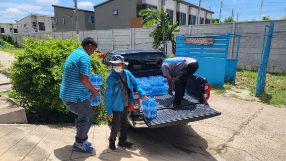 ไฟล์แนบ กปภ.สาขาอ้อมน้อย มอบน้ำดื่มตราสัญลักษณ์ กปภ. ให้กับโรงเรียนวัดสาลวัน จ.นครปฐม