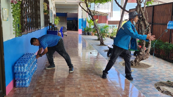 ไฟล์แนบ กปภ.สาขาอ้อมน้อย มอบน้ำดื่มตราสัญลักษณ์ กปภ. ให้กับโรงเรียนวัดสาลวัน จ.นครปฐม