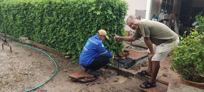 ไฟล์แนบ มิสเตอร์ประปากำแพงเพชร ลุยเดี่ยว ! ย้ายมาตรวัดน้ำ 