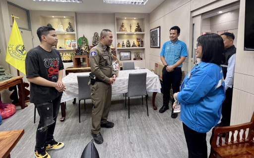 ไฟล์แนบ กปภ.สาขาขอนแก่น (พ) เข้ามอบกระเช้าเพื่อขอบคุณเจ้าหน้าที่ตำรวจในการจับกุมโจรขโมยมาตรวัดน้ำเเละร้านรับซื้อของเก่าในข้อหารับซื้อของโจร