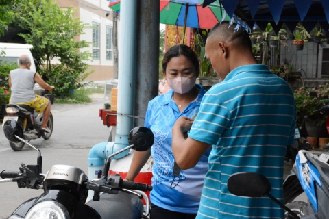 ไฟล์แนบ กปภ.สาขารังสิต(พ) มอบน้ำดื่มบรรจุขวดตราสัญลักษณ์ กปภ. เพื่อสนับสนุนกิจกรรมโครงการ อบต. เคลื่อนที่ออกหน่วยให้บริการประชาชน องค์การบริหารส่วนตำบลบางพูด