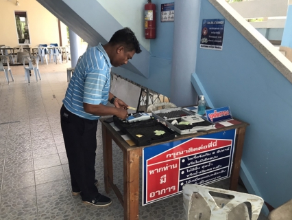 ไฟล์แนบ วันศุกร์ที่ 21 กรกฎาคม 2566 นายสุรพงศ์ สมหวัง ผจก.กปภ.สาขากาญจนดิษฐ์ มอบหมายให้พนักงานในสายงานผลิต ออกพื้นที่ตรวจสอบคุณภาพน้ำประปา โดยการตรวจวัดค่าคลอรีน ค่าความขุ่นในน้ำประปา  ณ โรงพยาบาลส่งเสริมสุขภาพตำบลปากแพรก ตำบลปากแพรก อำเภอดอนสัก จังหวัดสุราษฎร์ธานี โดยเป็นการตรวจสอบและควบคุมคุณภาพน้ำประปาในระบบจ่าย ตามโครงการจัดการน้ำสะอาด (WSP) ตามจุดควบคุมตรวจสอบตามแผนที่กำหนด ผลการตรวจสอบคุณภาพน้ำเป็นไปตามเกณฑ์มาตรฐาน กปภ.