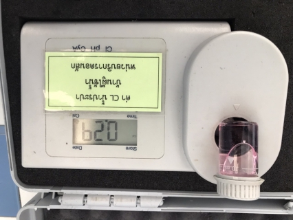 ไฟล์แนบ วันศุกร์ที่ 21 กรกฎาคม 2566 นายสุรพงศ์ สมหวัง ผจก.กปภ.สาขากาญจนดิษฐ์ มอบหมายให้พนักงานในสายงานผลิต ออกพื้นที่ตรวจสอบคุณภาพน้ำประปา โดยการตรวจวัดค่าคลอรีน ค่าความขุ่นในน้ำประปา  ณ โรงพยาบาลส่งเสริมสุขภาพตำบลปากแพรก ตำบลปากแพรก อำเภอดอนสัก จังหวัดสุราษฎร์ธานี โดยเป็นการตรวจสอบและควบคุมคุณภาพน้ำประปาในระบบจ่าย ตามโครงการจัดการน้ำสะอาด (WSP) ตามจุดควบคุมตรวจสอบตามแผนที่กำหนด ผลการตรวจสอบคุณภาพน้ำเป็นไปตามเกณฑ์มาตรฐาน กปภ.