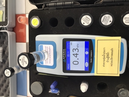 ไฟล์แนบ วันศุกร์ที่ 21 กรกฎาคม 2566 นายสุรพงศ์ สมหวัง ผจก.กปภ.สาขากาญจนดิษฐ์ มอบหมายให้พนักงานในสายงานผลิต ออกพื้นที่ตรวจสอบคุณภาพน้ำประปา โดยการตรวจวัดค่าคลอรีน ค่าความขุ่นในน้ำประปา  ณ โรงพยาบาลส่งเสริมสุขภาพตำบลปากแพรก ตำบลปากแพรก อำเภอดอนสัก จังหวัดสุราษฎร์ธานี โดยเป็นการตรวจสอบและควบคุมคุณภาพน้ำประปาในระบบจ่าย ตามโครงการจัดการน้ำสะอาด (WSP) ตามจุดควบคุมตรวจสอบตามแผนที่กำหนด ผลการตรวจสอบคุณภาพน้ำเป็นไปตามเกณฑ์มาตรฐาน กปภ.