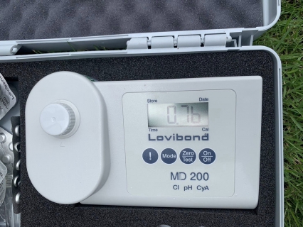 ไฟล์แนบ การประปาส่วนภูมิภาคสาขาอ่าวลึก ออกพื้นที่ตรวจสอบคุณภาพน้ำประปา ตรวจวัดค่าคลอรีน ค่าความขุ่นในน้ำประปา 