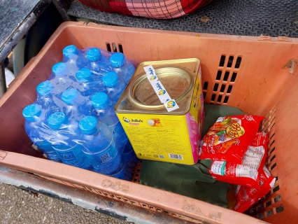 ไฟล์แนบ กปภ.ข.4 ร่วมกับ กปภ.สาขาระนอง ห่วงใยผู้ประสบภัยน้ำท่วม ส่งมอบน้ำดื่มบรรจุขวดตราสัญลักษณ์ กปภ.