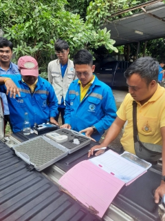 ไฟล์แนบ กปภ.สาขาภูเก็ต ร่วมกับ บริษัท เอเชีย อินฟราสตรักเชอร์ แมเนจเม้นท์ (ประเทศไทย) จำกัด (โครงการจัดการลดน้ำสูญเสีย) ดำเนินการวัดแรงดันน้ำประปา ระบายตะกอน และตรวจสอบคุณภาพน้ำ ในพื้นที่ บริเวณหมู่บ้านศรีสุชาติแกรนด์วิว 2 ถนนประชาสามัคคี (DMA 17)