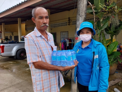 ไฟล์แนบ กปภ.ข.4 ร่วมกับ กปภ.สาขาระนอง แจกจ่ายน้ำดื่มบรรจุขวดตราสัญลักษณ์ กปภ.ให้ผู้ประสบภัยในพื้นที่น้ำท่วม