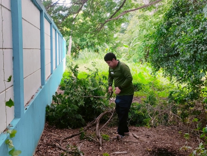 ไฟล์แนบ กปภ.สาขาท่ามะกา ทำกิจกรรม 5 ส. ภายในพื้นที่บริเวณสถานีจ่ายน้ำลูกแก ปรับภูมิทัศน์ ทำความสะอาด ตัดแต่งต้นไม้ ตัดหญ้า ฯลฯ เพื่อสร้างภาพลักษณ์ที่ดีของหน่วยงาน ให้มีความน่าอยู่ และปลอดภัย วันที่ 27 กรกฏาคม 2566 