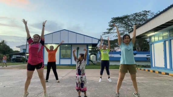 ไฟล์แนบ การประปาส่วนภูมิภาคสาขาไชยา จัดกิจกรรม ออกกำลังกาย เต้นแอโรบิก เพื่อเสริมสร้างสุขภาพพลานัยที่ดีแก่พนักงาน