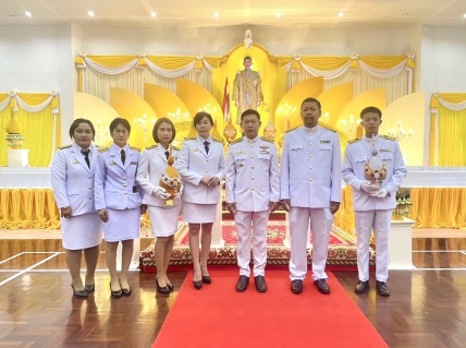 ไฟล์แนบ กปภ.สาขาขลุง เข้าร่วมพิธีทำบุญถวายพระราชกุศล พิธีถวายเครื่องราชสักการะพร้อมวางพานพุ่ม และพิธีจุดเทียนถวายพระพรชัยมงคลในกิจกรรมเฉลิมพระเกียรติพระบาทสมเด็จพระเจ้าอยู่หัว เนื่องในโอกาสวันเฉลิมพระชนมพรรษา 28 กรกฎาคม 2566