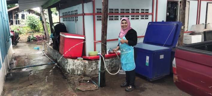 ไฟล์แนบ นักบริการตัวจริง มิสเตอร์ประปากำแพงเพชร ลุยฝน ! ตรวจสอบน้ำไหลอ่อน