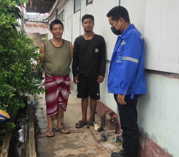 ไฟล์แนบ กปภ.สาขากำแพงเพชร เร่งตรวจสอบข้อต่อตรงมาตรวัดน้ำหัก ลูกค้าชื่นชม " บริการเร็วทันใจ " 