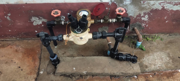 ไฟล์แนบ กปภ.สาขากำแพงเพชร เร่งตรวจสอบข้อต่อตรงมาตรวัดน้ำหัก ลูกค้าชื่นชม " บริการเร็วทันใจ " 