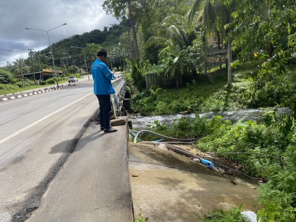 ไฟล์แนบ กปภ.สาขากระบี่ ดำเนินงานตามแผนบริหารจัดการน้ำสูญเสียเชิงรุก เดินหน้าลงพื้นที่บริเวณวัดคลองม่วง ตำบลหนองทะเล อำเภอเมือง จังหวัดกระบี่ เดินเท้าหาท่อแตกรั่ว พร้อมซ่อมปิดจุด เพื่อลดการเกิดน้ำสูญเสีย 