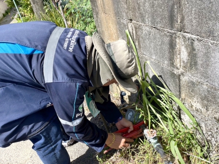 ไฟล์แนบ กปภ.สาขาขลุง ออกสำรวจหาท่อรั่วในพื้นที่ตามแผน MM08 สถานีผลิตน้ำพลิ้ว จ่ายพื้นที่ ต.หนองชิ่ม, ต.เกาะเปริด (เขาตาหน่วย) และ ต.บางชัน พร้อมจัดกิจกรรม มุ่งมั่นเพื่อปวงชน เติมใจให้กัน" ลงพื้นที่เชิงรุกตรวจสอบมาตรวัดน้ำ 0 ลบ.ม.