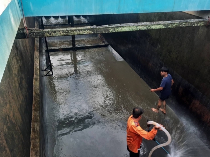 ไฟล์แนบ การประปาส่วนภูมิภาคสาขาประจวบคีรีขันธ์ ดำเนินการล้างถังตกตะกอนโรงกรองขนาด 400 ลบม./ชม. ฝั่งตะวันตก และโรงกรองขนาด 200 ลบม./ชม.