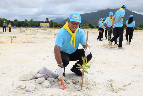 ไฟล์แนบ กปภ.สาขาระยอง ร่วมกิจกรรมปลูกป่าบกเฉลิมพระเกียรติสมเด็จพระนางเจ้าสิริกิติ์ฯ
