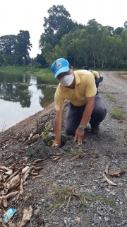 ไฟล์แนบ กปภ.สาขาตะพานหิน เข้าร่วมพิธีกิจกรรมจิตอาสา เนื่องในโอกาสวันเฉลิมพระชนมพรรษาสมเด็จพระนางเจ้าสิริกิติ์ พระบรมราชินีนาถ พระบรมราชชนนีพันปีหลวง พร้อมมอบน้ำดื่มตราสัญลักษณ์ กปภ.
