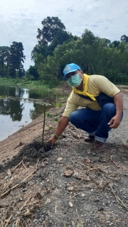 ไฟล์แนบ กปภ.สาขาตะพานหิน เข้าร่วมพิธีกิจกรรมจิตอาสา เนื่องในโอกาสวันเฉลิมพระชนมพรรษาสมเด็จพระนางเจ้าสิริกิติ์ พระบรมราชินีนาถ พระบรมราชชนนีพันปีหลวง พร้อมมอบน้ำดื่มตราสัญลักษณ์ กปภ.