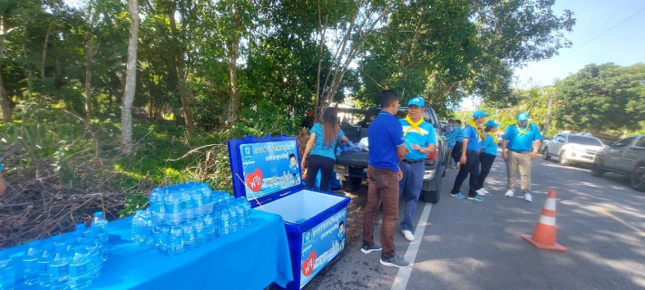 ไฟล์แนบ การประปาส่วนภูมิภาคสาขากาญจนดิษฐ์ ร่วมกิจกรรมจิตอาสา เนื่องในวันเฉลิมพระชนมพรรษา 12 สิงหาคม 2566 ภายใต้กิจกรรม "จิตอาสาพัฒนาปลูกต้นไม้ ณ ศาลาหมู่บ้านหมู่ที่ 9 ตำบลกรูด" นายสุรพงศ์ สมหวัง ผู้จัดการ กปภ.สาขากาญจนดิษฐ์ มอบหมายให้ หัวหน้างานและพนักงานในสังกัด กปภ.ข.4 เข้าร่วมกิจกรรมจิตอาสาพัฒนาปลูกต้นไม้ ณ ศาลาหมู่บ้านหมู่ที่ 9 ตำบลกรูด  เพื่อถวายเป็นพระราชกุศลแด่พระนางเจ้าสิริกิติ์ พระบรมราชินีนาถ พระบรมราชชนนีพันปีหลวง เนื่องในโอกาสวันเฉลิมพระชนมพรรษา 12 สิงหาคม 2566 ณ ศาลาหมู่บ้านหมู่ที่ 9 ต.กรูด  อ.กาญจนดิษฐ์ จ.สุราษฎร์ธานี ในวันที่ 11 สิงหาคม 2566 โดยร่วมเก็บขยะ ทำความสะอาด และปลูกต้นไม้ เพื่อสร้างสิ่งแวดล้อมที่ดีของพื้นที่สาธารณประโยชน์ให้แก่ชุมชน