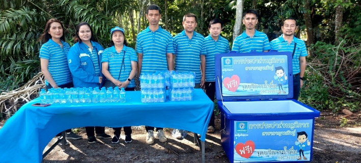 ไฟล์แนบ การประปาส่วนภูมิภาคสาขากาญจนดิษฐ์ ร่วมกิจกรรมจิตอาสา เนื่องในวันเฉลิมพระชนมพรรษา 12 สิงหาคม 2566 ภายใต้กิจกรรม "จิตอาสาพัฒนาปลูกต้นไม้ ณ ศาลาหมู่บ้านหมู่ที่ 9 ตำบลกรูด" นายสุรพงศ์ สมหวัง ผู้จัดการ กปภ.สาขากาญจนดิษฐ์ มอบหมายให้ หัวหน้างานและพนักงานในสังกัด กปภ.ข.4 เข้าร่วมกิจกรรมจิตอาสาพัฒนาปลูกต้นไม้ ณ ศาลาหมู่บ้านหมู่ที่ 9 ตำบลกรูด  เพื่อถวายเป็นพระราชกุศลแด่พระนางเจ้าสิริกิติ์ พระบรมราชินีนาถ พระบรมราชชนนีพันปีหลวง เนื่องในโอกาสวันเฉลิมพระชนมพรรษา 12 สิงหาคม 2566 ณ ศาลาหมู่บ้านหมู่ที่ 9 ต.กรูด  อ.กาญจนดิษฐ์ จ.สุราษฎร์ธานี ในวันที่ 11 สิงหาคม 2566 โดยร่วมเก็บขยะ ทำความสะอาด และปลูกต้นไม้ เพื่อสร้างสิ่งแวดล้อมที่ดีของพื้นที่สาธารณประโยชน์ให้แก่ชุมชน