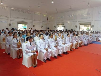 ไฟล์แนบ เนื่องในวันศุกร์ที่ ๑๒ สิงหาคม ๒๕๖๖ การประปาส่วนภูมิภาคสาขากาญจนดิษฐ์ โดยนายสุรพงศ์  สมหวัง ผู้จัดการการประปาส่วนภูมิภาคสาขากาญจนดิษฐ์ มอบหมายพนักงานในสังกัด เข้าร่วมกิจกรรมเฉลิมพระเกียรติสมเด็จพระนางเจ้าสิริกิติ์ พระบรมราชินีนาถ พระบรมราชชนนีพันปีหลวง เนื่องในโอกาสวันเฉลิมพระชนมพรรษา ๑๒ สิงหาคม ๒๕๖๖ โดยในเวลา ๑๗.๐๐ น.ได้เข้าร่วมพิธีถวายเครื่องราชสักการะและวางพานพุ่ม และพิธีจุดเทียนถวายพระพรชัยมงคล ณ ศาลาประชาคมอำเภอกาญจนดิษฐ์ ตำบลกะแดะ อำเภอกาญจนดิษฐ์ จังหวัดสุราษฎร์ธานี