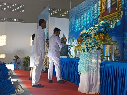 ไฟล์แนบ เนื่องในวันศุกร์ที่ ๑๒ สิงหาคม ๒๕๖๖ การประปาส่วนภูมิภาคสาขากาญจนดิษฐ์ โดยนายสุรพงศ์  สมหวัง ผู้จัดการการประปาส่วนภูมิภาคสาขากาญจนดิษฐ์ มอบหมายพนักงานในสังกัด เข้าร่วมกิจกรรมเฉลิมพระเกียรติสมเด็จพระนางเจ้าสิริกิติ์ พระบรมราชินีนาถ พระบรมราชชนนีพันปีหลวง เนื่องในโอกาสวันเฉลิมพระชนมพรรษา ๑๒ สิงหาคม ๒๕๖๖ โดยในเวลา ๑๗.๐๐ น.ได้เข้าร่วมพิธีถวายเครื่องราชสักการะและวางพานพุ่ม และพิธีจุดเทียนถวายพระพรชัยมงคล ณ ศาลาประชาคมอำเภอกาญจนดิษฐ์ ตำบลกะแดะ อำเภอกาญจนดิษฐ์ จังหวัดสุราษฎร์ธานี