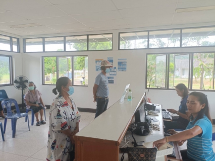 ไฟล์แนบ การประปาส่วนภูมิภาคสาขากาญจนดิษฐ์ ออกรับชำระค่าน้ำประปานอกสถานที่ ประจำเดือน สิงหาคม 2566 ณ สำนักงานดอนสัก เขตจำหน่ายน้ำดอนสัก ถึงเวลา เรามีนัด ทุกวันพุธ สัปดาห์ที่ 3 และ 4 ของทุกเดือน การประปาส่วนภูมิภาคสาขากาญจนดิษฐ์ ภายใต้การบริหารของนายสุรพงศ์ สมหวัง ผู้จัดการการประปาส่วนภูมิภาคสาขากาญจนดิษฐ์ มอบหมายงานจัดเก็บรายได้พร้อมพนักงานในสังกัด ลงพื้นที่รับชำระค่าน้ำประปานอกสถานที่ ประจำเดือน กรกฎาคม 2566 โดยได้ออกรับชำระค่าน้ำประปา วันพุธที่ 16 สิงหาคม 2566 ณ สำนักงานประปาดอนสัก เขตจำหน่ายน้ำดอนสัก หมู่ที่ 5 ตำบลดอนสัก อำเภอดอนสัก จังหวัดสุราษฎร์ธานี เพื่อเป็นการเพิ่มช่องทางในการชำระเงิน รับตำร้องขอติดตั้งมาตรนอกสถานที่ และเพิ่มความสะดวกให้กับลูกค้า กปภ.สาขากาญจนดิษฐ์ อีกช่องทางหนึ่ง