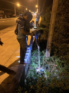 ไฟล์แนบ การประปาส่วนภูมิภาคสาขาอ่าวลึก พร้อมกับกองระบบจำหน่าย กปภ.เขต 4 โดยลงพื้นที่ทำ Step Test ออกสำรวจค้นหาท่อแตก  รั่ว ในพื้นที่ อ.อ่าวลึก จ.กระบี่