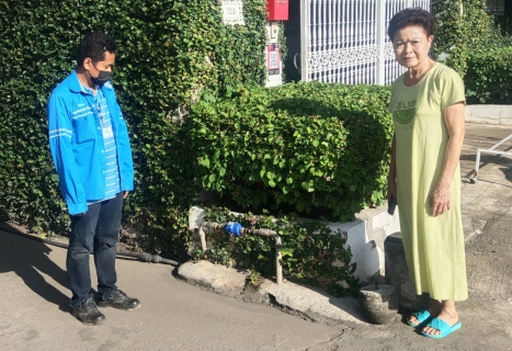 ไฟล์แนบ กปภ.สาขากำแพงเพชร ส่งมิสเตอร์ประปาตรวจสอบประตูน้ำรั่ว สร้างรอยยิ้มให้ลูกค้า