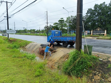 ไฟล์แนบ การประปาส่วนภูมิภาคสาขาตะกั่วป่าได้ร่วมมือเทศบาลตำบลคึกคัก แขวงทางหลวง
