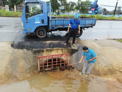 ไฟล์แนบ การประปาส่วนภูมิภาคสาขาตะกั่วป่าได้ร่วมมือเทศบาลตำบลคึกคัก แขวงทางหลวง